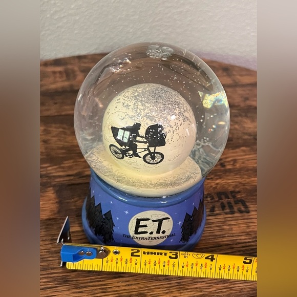Universal Studios E.T Retro Glitter Snow globe 40th anniversary - Picture 6 of 6